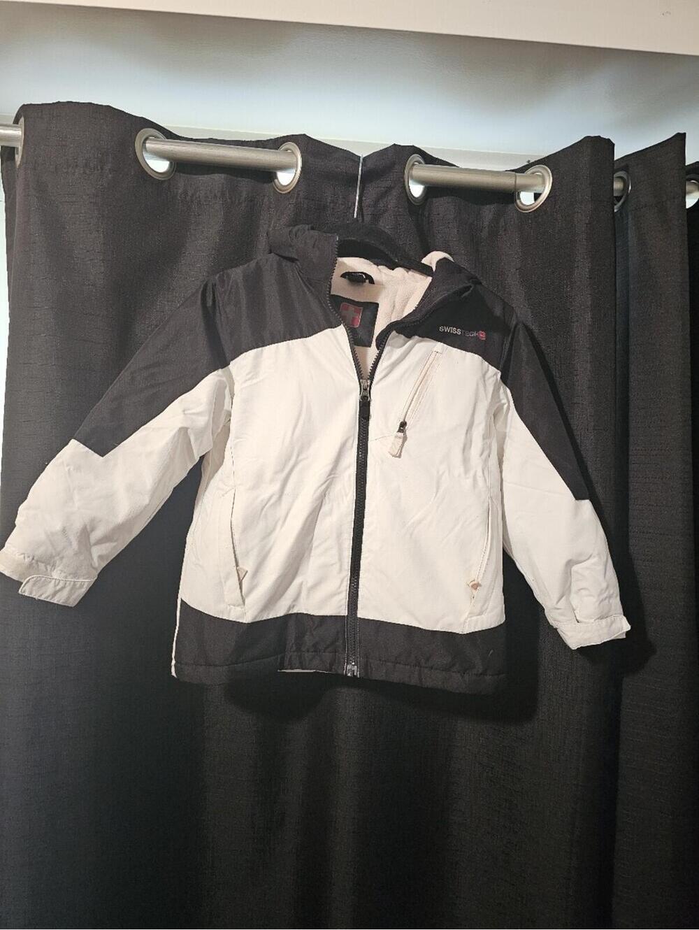 Swiss Tech Kids Black and White Hooded Puffer Jacket XS